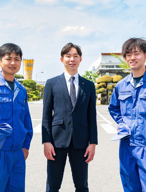 技術開発、設備管理、営業として各部門で活躍中の先輩をご紹介します